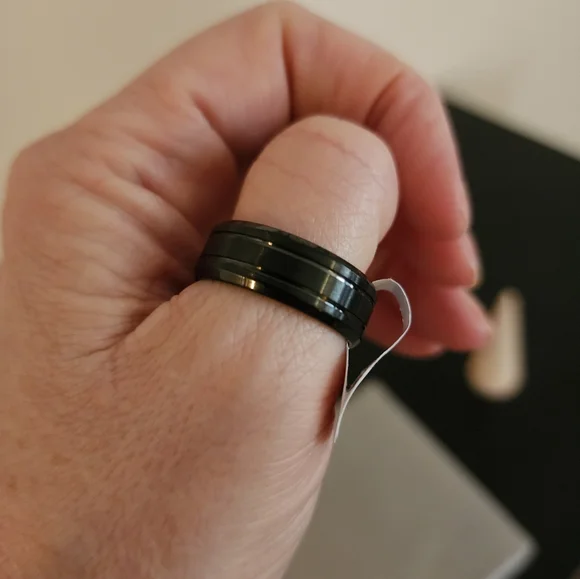 NWT Men's Black Tungsten Carbide band- size 10 - Picture 6 of 6